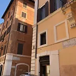 Navona Inn Apartments